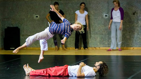 gn | mc Guy Nader and Maria-Campos falling & rolling workshop